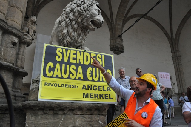 Salvini sotto la Loggia dei Lanzi