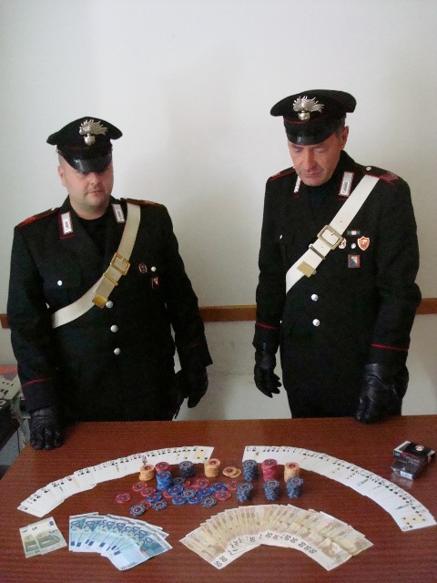 Soldi e fiches sequestrate dai carabinieri di Figline