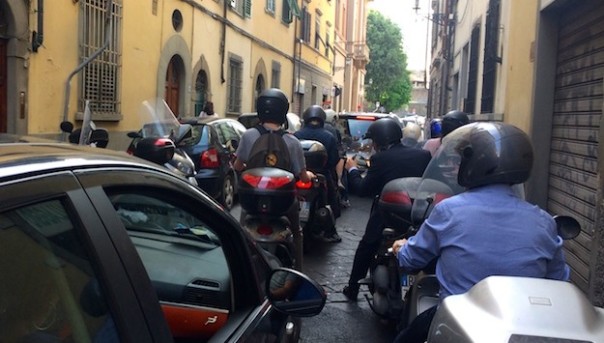 Via Faenza, nel tratto verso la Fortezza, è una camera a gas