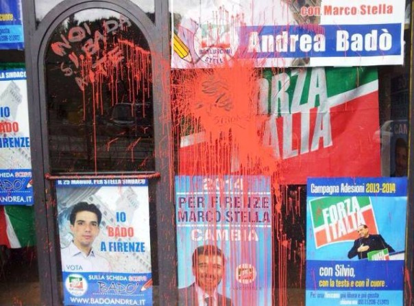 Scritte e vernice sul comitato elettorale di Forza Italia in via De Sanctis (foto dalla pagina Facebook di Marco Stella)