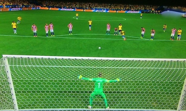 Il rigore trasformato da Neymar e concesso con generosità dall'arbitro Nishimura