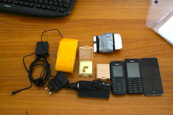 Il materiale sequestrato dalla squadra di polizia giudiziaria della Stradale