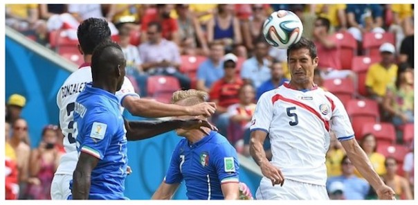 Azzurri in netta difficoltà, a Recife, con i sorprendenti centroamericani, vittoriosi con un gol di Ruiz