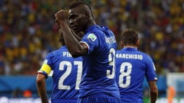 La soddisfazione di Balotelli dopo il gol decisivo