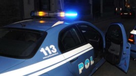 La volante della Polizia è stata allerta dai residenti dell zona