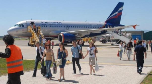 Turisti russi che arrivano in Italia per le vacanze estive