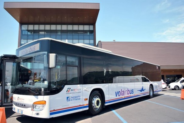 Il nuovo pullman che collega il centro di Firenze all'aeroporto di Peretola