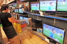 Una cliente di un supermercato