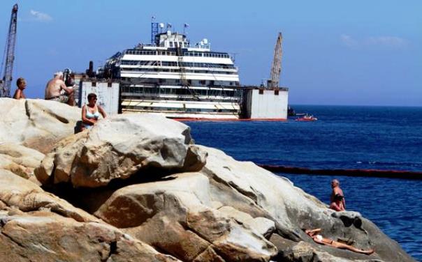 La Costa Concordia al Giglio