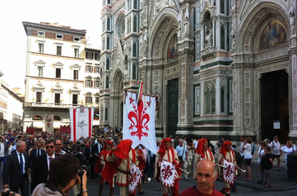 11 agosto 2014, il corteo per la Liberazione passa davanti al Duomo