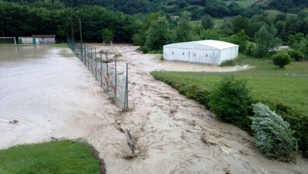 Mugello, allagamenti nella zona di Marradi a causa del violento nubifragio