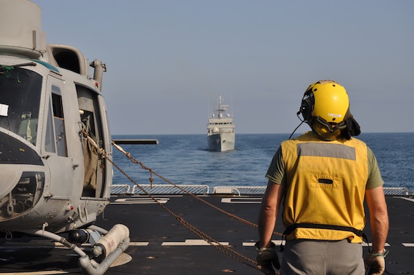 Sul ponte di volo del Cacciatorpediniere Durand de la Penne 