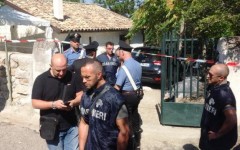 I rilievi degli inquirenti a San Fele, dov'è avvenuta la strage della famiglia a opera del carrozziere in pensione