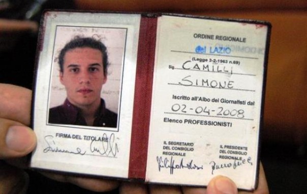 La fototessera di Simone Camilli, ucciso a Gaza. Era giornalista professionista e videoreporter per l' Associated Press