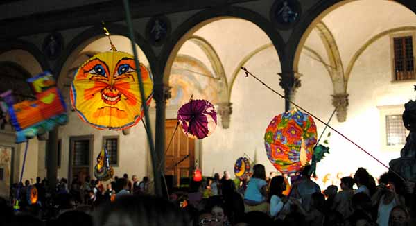 La Festa della Rificolona in Piazza Santissima Annunziata