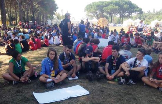 Un momento del raduno nazionale degli scout rover e scolte a San Rossore