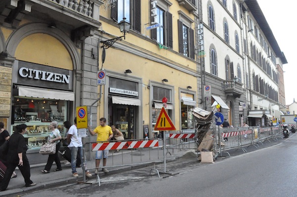 Il luogo dove è avvenuto l'arresto in largo Alinari 