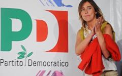 Maria Elena Boschi sul palco della festa dell'Unità, alle Cascine