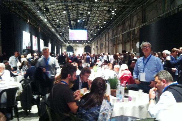 I tavoli della Leopolda alla pausa pranzo