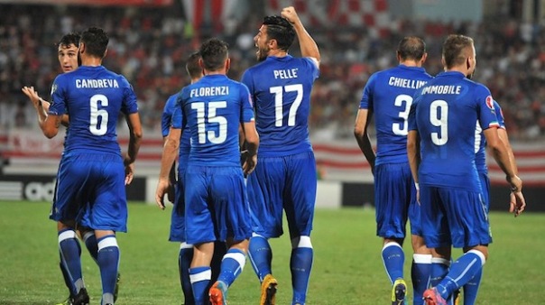 L'esultanza di Pellè, autore del gol della vittoria al suo debutto in maglia azzurra