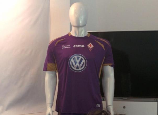 La maglia speciale con cui la Fiorentina contro l'Inter