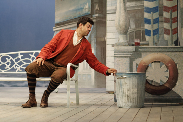 Pierfrancesco Favino in «Servo per due» (foto di Fabio Lovino)