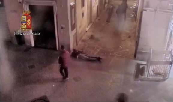 La scena dell'aggressione la notte del 13 aprile 2014