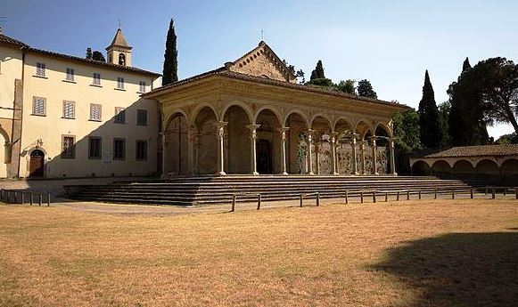 Arezzo, la facciata di Santa Maria delle Grazie