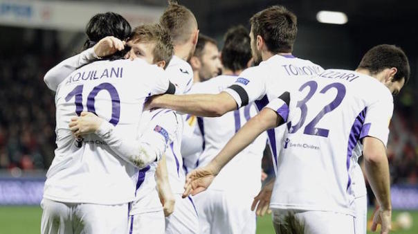L'esultanza dei viola dopo il primo gol di Marin