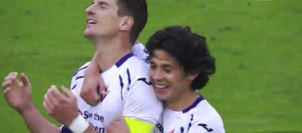 Mario Gomez (che non segnava dal 16 marzo, con il Chievo) e Mati Fernandez, grandi protagonisti della vittoria di Cagliari