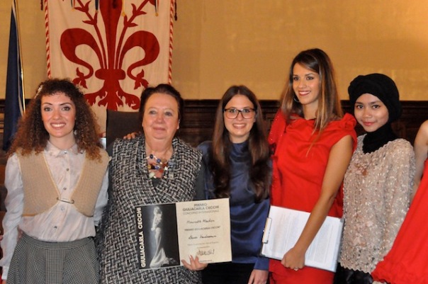 Da sinistra Simona Rossi, Pola Cecchi, Sara Diane Kadesh, la presentatrice Veronica Maffei e Nabila Karimah