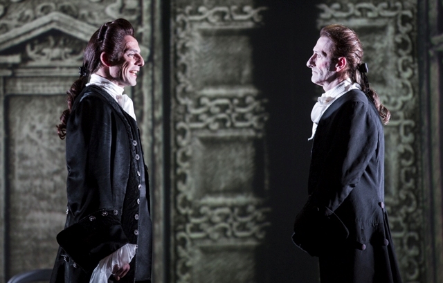 Giovanni; da sinistra:  Alessandro Preziosi e Nando Paone