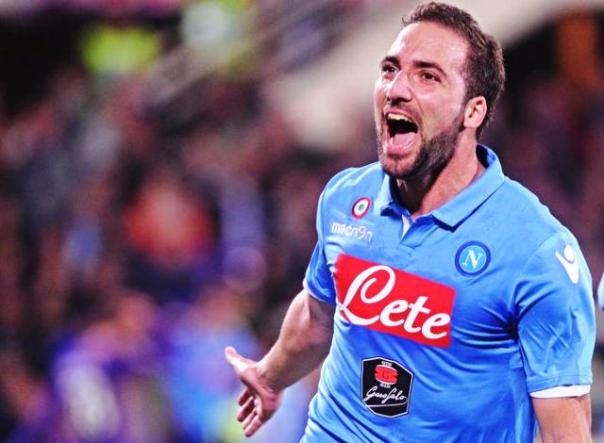 Gonzalo Higuain, centravanti del Napoli, squalificato per 4 giornate 
