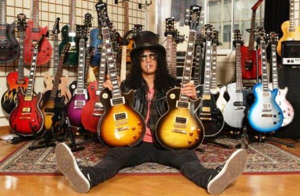 Il chitarrista rock Slash, in concerto a Firenze