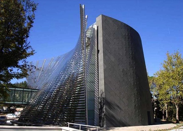 Il palazzo di giustizia di Arezzo