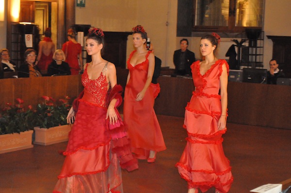 Un momento della sfilata dei modelli di Pola Cecchi