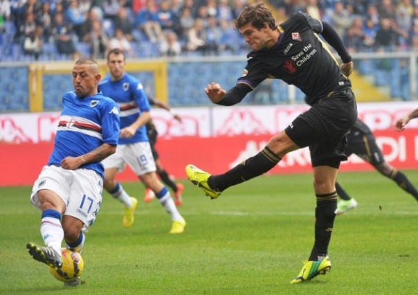 A Marassi Alonso (qui alla conclusione) ci ha provato ma non è bastato  alla Fiorentina