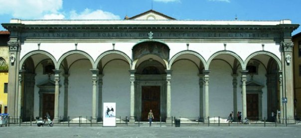 La facciata della Basilica della Santissima Annunziata