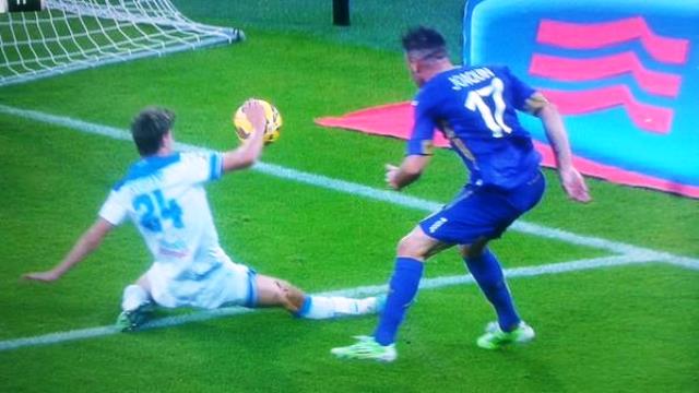 Fiorentina-Empoli: la clamorosa mano di Rugani, nel primo tempo,  che l'arbitro non ha punito con il rigore