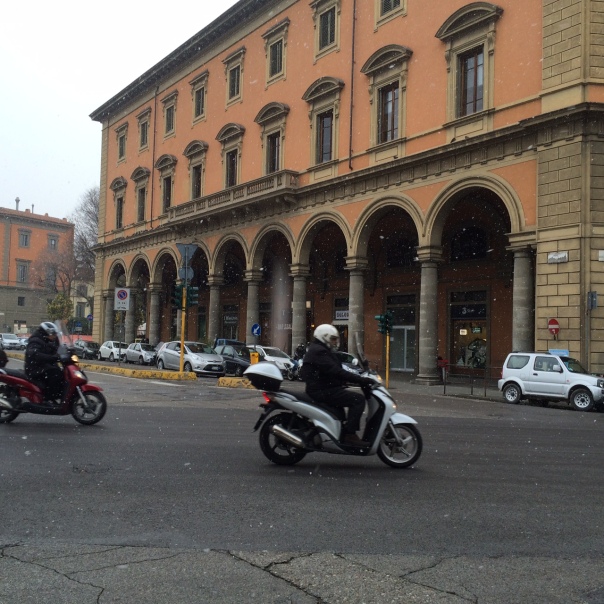 Firenze, nevischio in Piazza Libertà