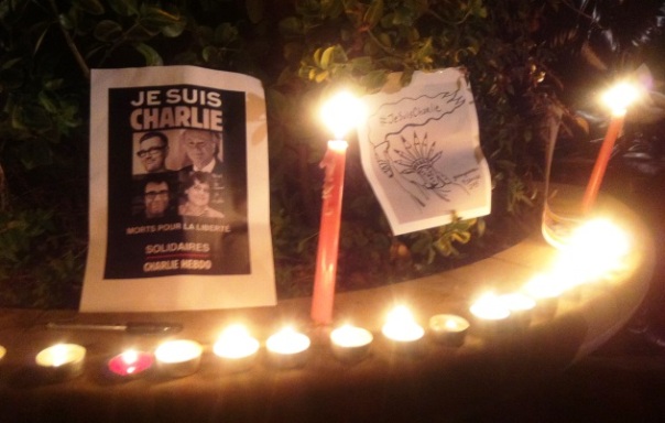 Firenze, piazza Ognissanti, presidio di solidarietà per la strage al Charlie Hebdo