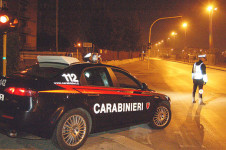 Carabinieri posto di blocco notte