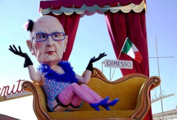 Carnevale di Viareggio 2015, ironia sulle dimissioni del presidente Giorgio Napolitano
