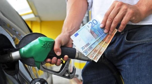 Benzina: torna a salire il prezzo alla pompa