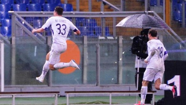 Coppa Italia, Roma-Fiorentina: Gomez esulta dopo il primo gol
