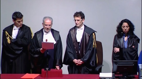 Giovanni Puliatti, presidente del collegio che ha processato Schettino, legge la sentenza: sono le 20 dell'11 febbraio 2015