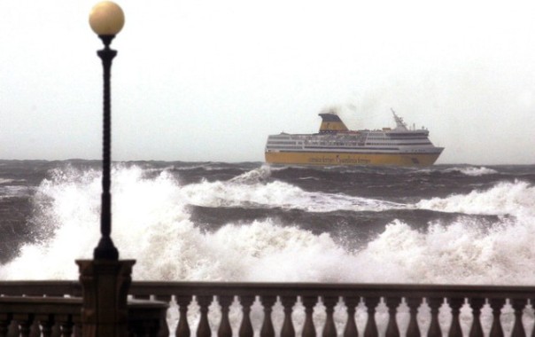 Toscana, allerta meteo per il vento forte, specie sulla costa