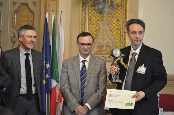 Fabrizio Bernardi, di SpaceDyS ritira il premio del Consiglio regionale