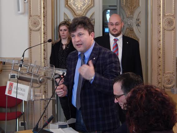 Consiglio Regionale della Toscana: il segretario questore Gian Luca Lazzeri durante la premiazione delle aziende vincitrici della prima edizione