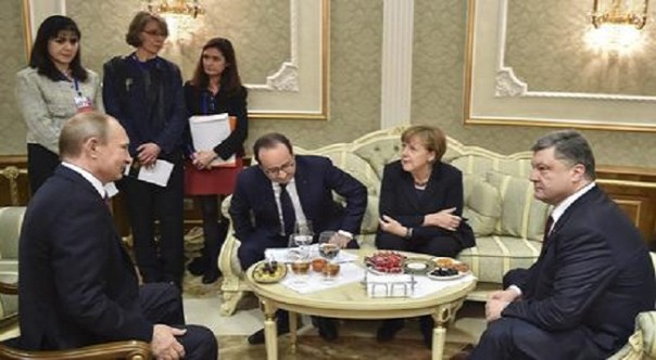 I colloqui di Minsk: da sinistra Putin, Hollande, Merkel e Poroshenko
